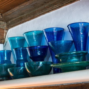 set aperitivo vetro soffiato dal blu al verde acqua